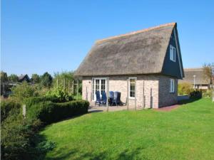 Romantic villa for 2-guests with sauna, Makkum