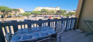 Vue grande plage à 100m, secteur Lydia, appartement 4 couchages, grand balcon, ventilateurs