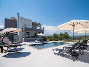 Adriana Horizon Villa, Pool & Hillside View