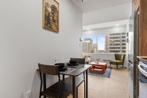 Prestige Skyline Suite, UG Parking, Gym