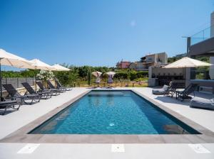 Adriana Horizon Villa, Pool & Hillside View