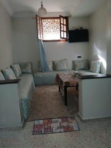 شقة قريبة جدا من المطار وقريبة للمآثر التاريخية و المدينة الجديدة كليز