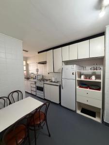 Comodo apartamento en torre de Recoleta