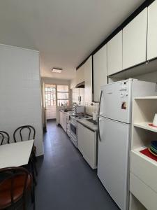 Comodo apartamento en torre de Recoleta
