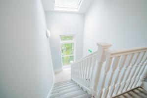 Central Gloucestershire Flat - 1 BR Sleeps 6