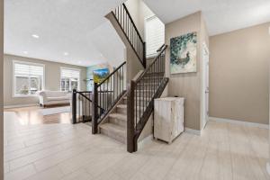 Luxury 4BR and 3,5 Bath in Beautiful Neighborhood