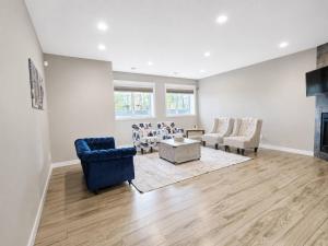 Luxury 4BR and 3,5 Bath in Beautiful Neighborhood