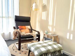 Beach&Winery Retreat with Premium King, 2Queen, 5BR 2Bath, Netflix, sleeps 12, Max 13,sofa bed upon request with extra fee