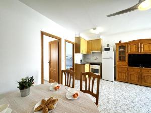 Apartamento con Piscina a 2 Minutos de la Playa en el Corazón de Riells - HISP-7-26