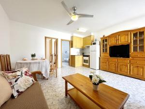 Apartamento con Piscina a 2 Minutos de la Playa en el Corazón de Riells - HISP-7-26