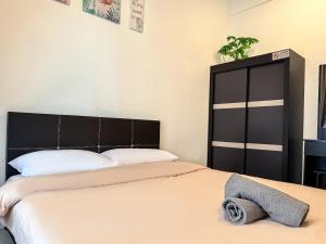 Aston Acacia Pool View 2BR for 5 Pax with Pool & Netflix WiFi
