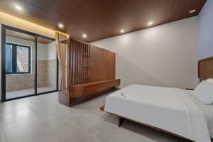 5BR Villa 1min from the beach