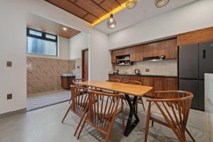 5BR Villa 1min from the beach