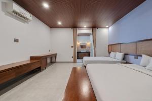 5BR Villa 1min from the beach