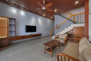 5BR Villa 1min from the beach
