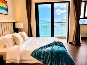 The Sapphire Ha Long - Ocean View Apartment - Pool