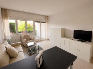 Lake View Apartment in Luino for 4