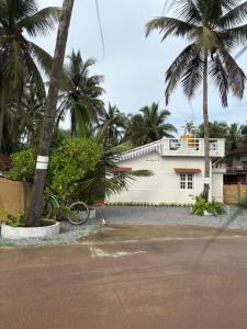 Mannath lands end Beach house