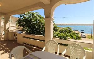 1 Bedroom Beautiful Apartment In Kustici
