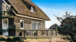 Romantic Thatched Cottage W Free Wifi Sj112