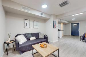 ⟫ Dog Run & Courtyard 2 Bedroom Apt wKing Bed W&D