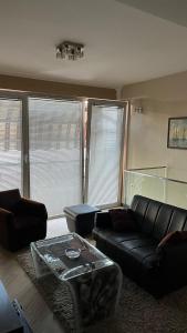 MTV Cribs Cozy Duplex & Free Parking