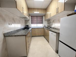 Appartement Familial Spacieux 7 Pers , Près Aéroport