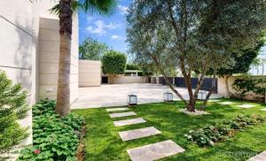 Palatial Luxury Villa Corniche