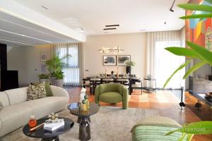 Palatial Luxury Villa Corniche