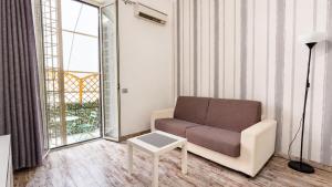 Elegantis Campo Marzio Apartment With Terrace - Elegance near Spanish Steps Trevi and Pantheon