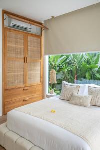 Villa Tomo by Pura Homes