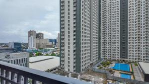 Modern Stay at Fame Residences