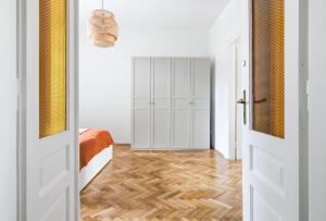 French Soul Apartment - Old Town, Basilica View