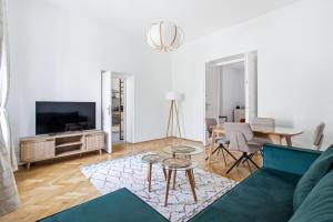 The Emerald Door Apt, 60 m2, 2 min to Main Square by Gio Loft