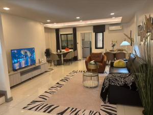 Newly renovated 3BR villa for 3-6 people in central Pattaya