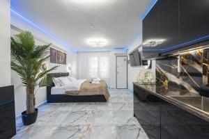 Royal Luxury Studio few steps from Evangelismos Metro Station