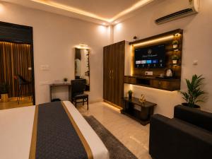 Hotel Montana Bella Near Aerocity & Delhi Airport - Free Airport up & Drop