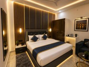 Hotel Montana Bella Near Aerocity & Delhi Airport - Free Airport up & Drop