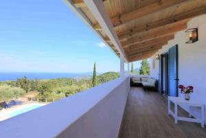 MAGNIFICENT PRIVATE VILLA OVERLOOKING THE sea