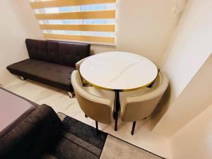 Top Hotel in Eastwood - Eastwood Hotel Suite A - By Fal Premiere
