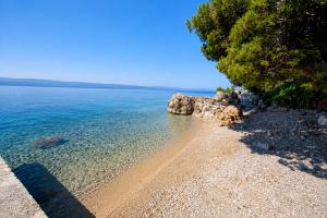 Beachfront Apartment with Stunning Sea Views - Renovated 2025