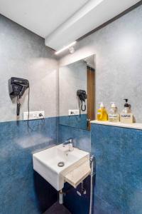 Tao A Cozy Private Room in Shared 3BHK