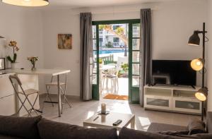 Charming Apartment in Tías + Pool
