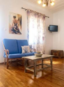 Spacious Apartment with Sea View in Tzamarelata - 90 m²