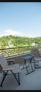 Luxury 1-room apartment with spacious balcony