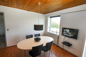 Holiday Apartm Near Prime Fishing Spots - Sj2348