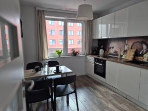 City Spot - 70m2 Modern Apartment with Balcony near Magnolia and Center