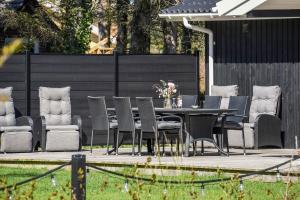 Energy Saving Luxury Home W Spa Near Sea Sj444