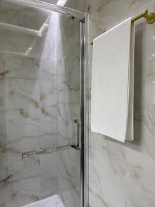 White Harmony Apartment