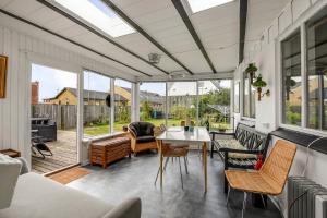 Beautiful Holiday Home Near The Beach Sj1070